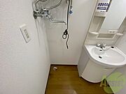 もちろん洗濯機置場は室内にあるので、いつでも洗濯できますよ～