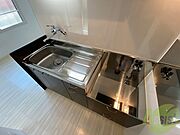 キッチンです。ご自身でコンロを設置していただけます。