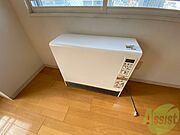電気暖房です。冬場の寒い日でも安心ですね～