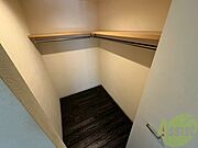 収納もバッチリあるのでお部屋が片付きますよ！