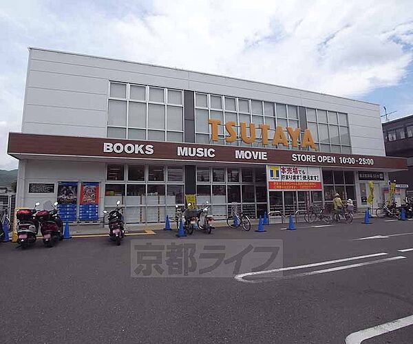 画像27:TSUTAYA 太秦店まで1500m 1Ｆに本が売られてます。京都市内の中ではかなり大規模なＴＳＵＴＡＹＡです。