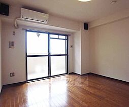 ウエストグランアベニュー六角 4階1Kのリビング/ダイニング