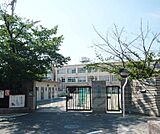 納所小学校まで400m 活気溢れる小学校です。
