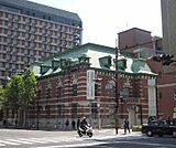みずほ銀行京都中央支店まで306m 三条烏丸交差点