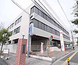 伏見郵便局まで220m 伏見区の郵便局と言えばココ 最寄は近鉄伏見駅になります。駐車場も完備