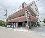 草津市役所前郵便局まで889m