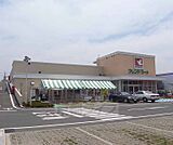 フレンドマート 梅津店まで123m 大型駐車場完備 とても便利ですよ