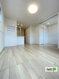 ウェルス　松江北 201 2階1LDKのリビング/ダイニング