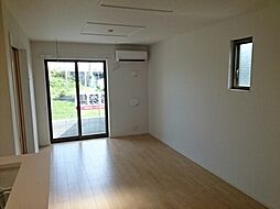 ヴェリテ・ヴィラージュ 105 1階1LDKのリビング/ダイニング