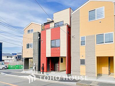外観：時間のゆとりと空間、爽やかな陽光がもたらす光と風を贅沢なまでに感じる暮らしが始まります。