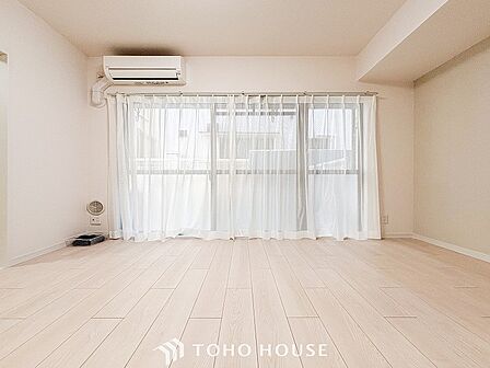 光と風があふれる開放的なリビングダイニングには自然と家族みんなが集まってきます。