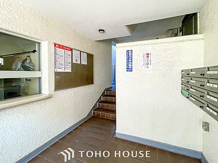 光あふれる開放感あるロビーは上質で洗練された空間。