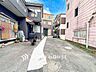 駐車場：カースペースもゆとりある空間を保っています。