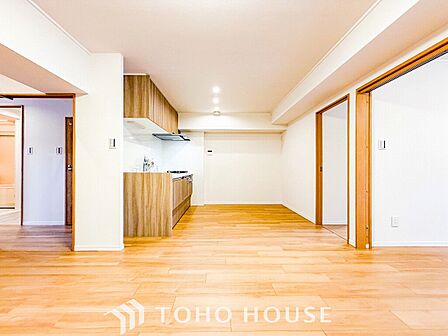 ここにはみんなが集い、食事と楽しい会話が始まるスペース。