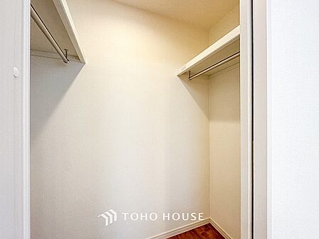 全居室収納スペース付で広々住空間。