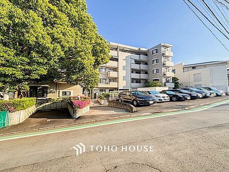 心地よい陽光と風が舞い込む、暮らしやすい住環境です。