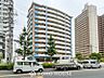 外観：前面道路含む現地写真『快適』は「家」と「街」と「環境」が調和した時に訪れるだと改めて感じさせてくれます。