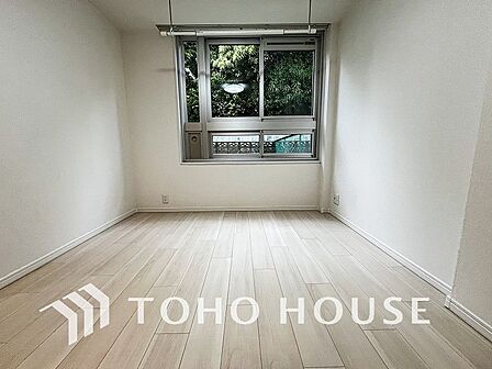 やわらかな陽射しが心地よい落ち着いた住空間。
