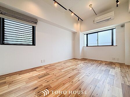 一日の疲れをいやしてくれる主寝室。自分時間を快適に過ごすプライベートルーム。
