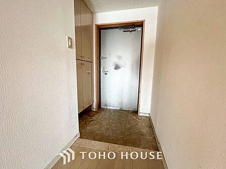 居住者の帰り、訪れる方を優しく迎えてくれる玄関です。