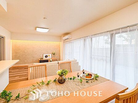 開放感あるリビングダイニング。ご家族とのんびりしたひと時を過ごせますね。