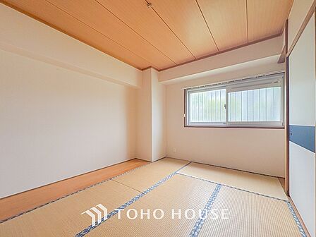 来客時や一息つきたいときなどに利用できる用途多様な空間です。