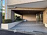 玄関：住む人や訪れる人やさしくエスコートする玄関アプローチ。