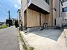 外観：都市機能の利便性と暮らしやすさに満たされた住環境。心地よい陽光と風が舞い込みます。