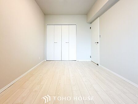 一日の疲れをいやしてくれる主寝室。自分時間を快適に過ごすプライベートルーム。