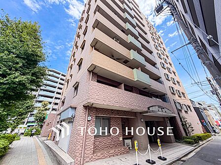 前面道路含む現地写真『快適』は「家」と「街」と「環境」が調和した時に訪れるだと改めて感じさせてくれます。