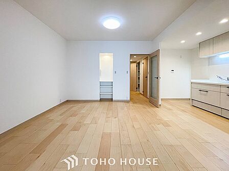 落ち着いた雰囲気に包まれた伸びやかな空間で、ゆったりと家族団らんの時間を過ごせます。