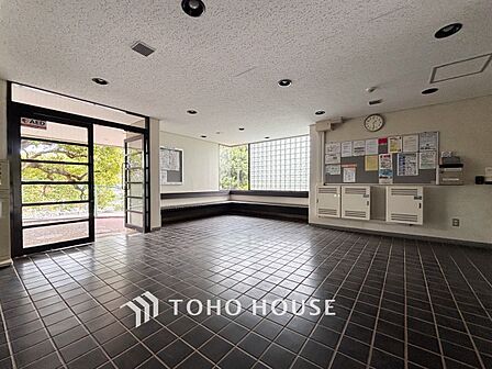 訪れるゲストや住む人を優しく迎え入れてくれる明るい空間です。