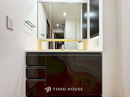 洗面台・洗面所ご家族の1日が始まり、1日の終わりを締めくくる洗面空間。