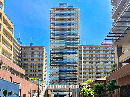 都市機能の利便性と暮らしやすさに満たされた住環境。心地よい陽光と風が舞い込みます。