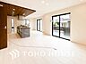 リビング/ダイニング：ご家族やお客様との時間など、多くの時を刻む空間。何気なく過ぎる時でさえも上質なひと時に。