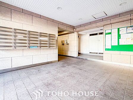 訪れるゲストや住む人を優しく迎え入れてくれる明るい空間です。
