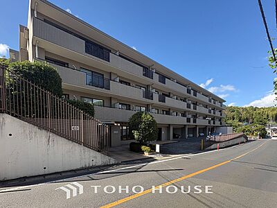 外観:時代の流れに惑わされないシックなカラートーンで街並みに溶け込む外観。 外観:時代の流れに惑わされないシックなカラートーンで街並みに溶け込む外観。