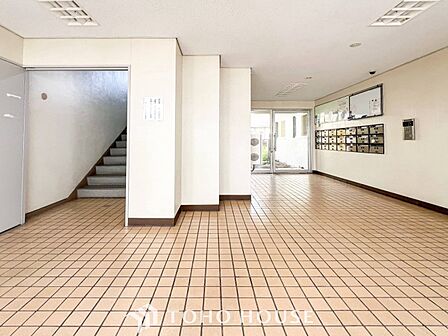 明るく開放感あるロビーは日常のオン・オフを切り替えてくれる大切な空間です。