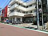 周辺：内科・胃腸内科など6つの診療科。地域住民のための病院として、良質な医療サービスを提供。