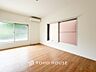 子供部屋：採光もアクセントの一つとして。プライベートルームにはやさしい光が射し込んでいます。