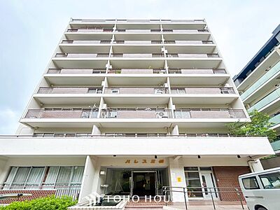 外観:時代の流れに惑わされないシックなカラートーンで街並みに溶け込む外観。 外観:時代の流れに惑わされないシックなカラートーンで街並みに溶け込む外観。