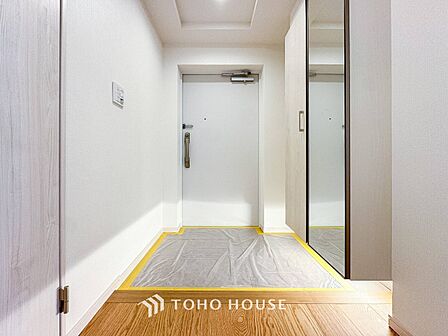 居住者の帰り、訪れる方を優しく迎えてくれる玄関です。