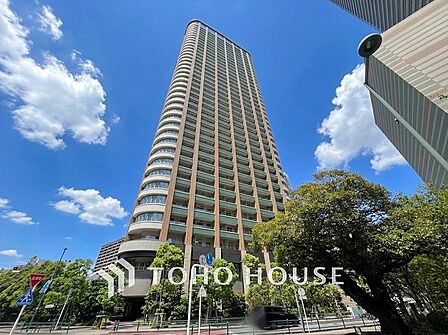 駅やお買物施設が徒歩圏に揃う、便利な住環境も魅力です。
