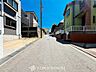 外観：前面道路含む現地写真『快適』は「家」と「街」と「環境」が調和した時に訪れるだと改めて感じさせてくれます。