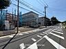 外観：前面道路含む現地写真『快適』は「家」と「街」と「環境」が調和した時に訪れるだと改めて感じさせてくれます。