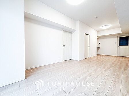 光と風があふれる開放的なリビングダイニングには自然と家族みんなが集まってきます。