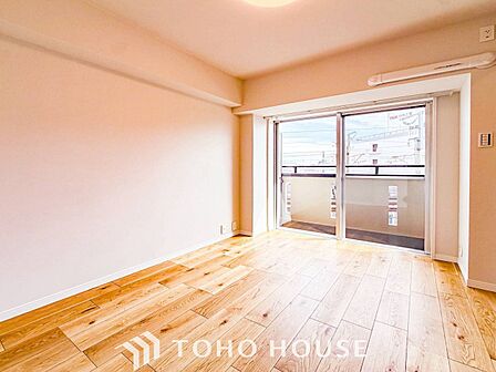 採光もアクセントの一つとして。プライベートルームにはやさしい光が射し込んでいます。