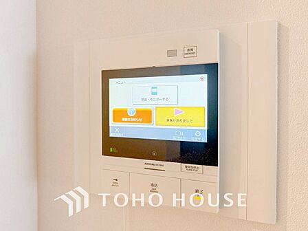 誰が来てもわかる様にモニター付きインターホンを設置。