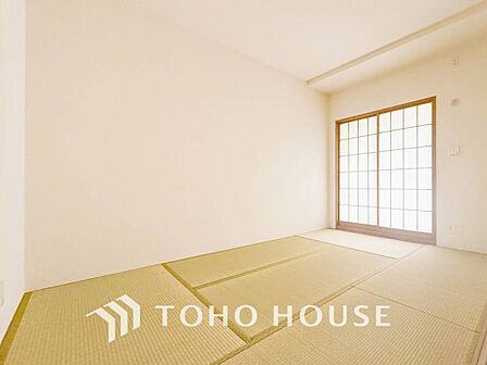 来客時や一息つきたいときなどに利用できる用途多様な空間です。