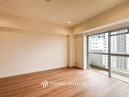 落ち着いた雰囲気に包まれた伸びやかな空間で、ゆったりと家族団らんの時間を過ごせます。